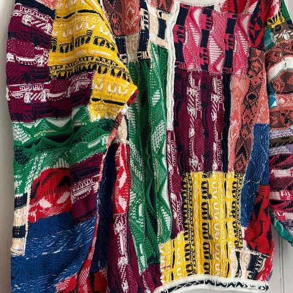 COOGI (Unisex) Red and Pink Crew Neck Sweater Vibrant Artistic Design - Picture 5 of 5